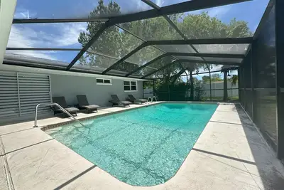 Image de Huge Pool/Lanai-Dart Board-Near Beach/Botanical Garden/Lake/Parks/Shopping Mall!