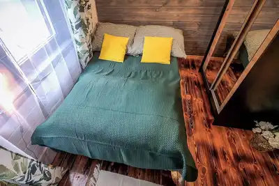 Image de Żółta stodoła w modern stylu. Zapraszamy do naszego świata barw i pomysłów.
