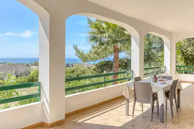 Image de Maison de campagne au calme avec vue mer et jardin