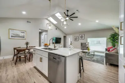 Image de Modern 4br/2b Home, with HotTub, Near Dfw Airport