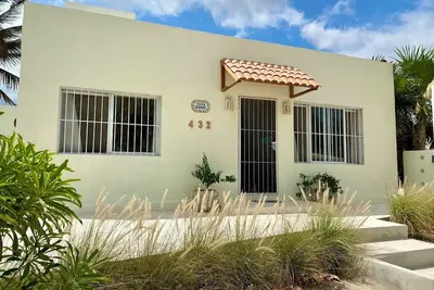 Image de New Remodeled Charming house 2 b, 2 bath w/Pool