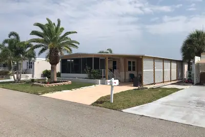 Image de Beautiful Friendly Getaway in South Florida - 55+ Community