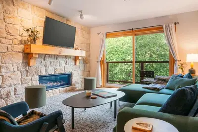 Image de Basecamp Stays: Tranquil Retreat, Hot Tub, Shuttle