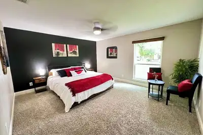 Image de 4bd Airport Haven: 8mins Away - Bbq - Games