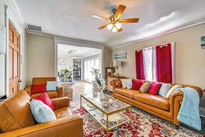 Image de Oswego Apartment, Walk to Lake Ontario & Parks!