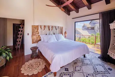 Image de Aerial Serenity House