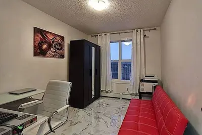 Image de 20 minutes to Airport - 2 bedrooms 2 bath - marble titled bed rooms