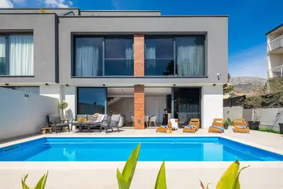 Luxury Villa Etera with Heated Pool