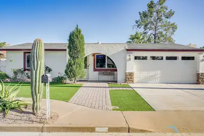 Image de Pet-Friendly Home w/ Pool Access & Yard in Mesa
