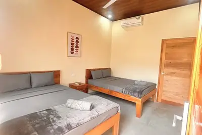 Image de 102 - Beachfront Cozy  Room Down Town Puerto Viejo