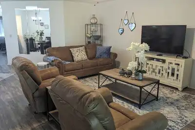 Image de Pleasant Lake~Walk-In~Pointe Royale Resort~Pools/HotTub