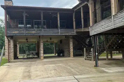 Image de House/Boat house on the river! Boat lift and boat ramp, sun deck, ice machine