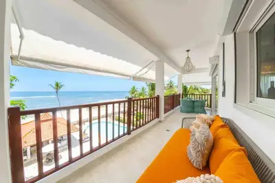 Image de Sophisticated 3-bedroom Apartment on the Beach