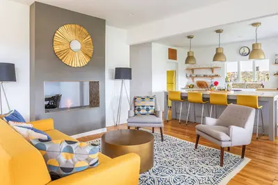 Image de Breathtaking, Modern & Luxurious Home from Home.