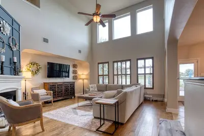 Image de Golf course view, private pool & hot tub, game room, theater, near Austin & Sa!