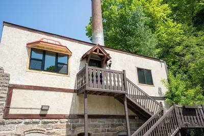 Image de Charming fully renovated Historic Home Away From Home originally built in 1863!