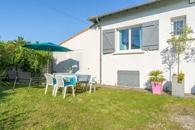 Image de Appartement 'Joli Appartement 3km De La Mer' avec jardin privé et Wi-Fi