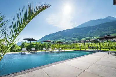 Image de Appartement \"Süden\" com vista para a montanha, piscina e acesso Wi-Fi