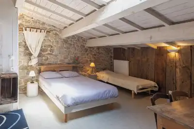Image de Chambre 'La Ferme De Chalas - Dénave' avec piscine partagée, terrasse partagée et Wi-Fi