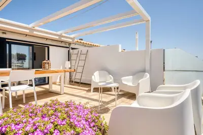 Appartement 'Apartamento Sa Perdiu N 29' avec piscine partagée, Wi-Fi et climatisation