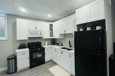 Image de Modern Basement Suite