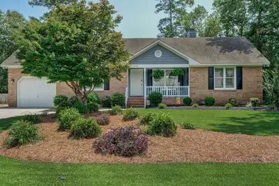 Cozy house in established neighborhood. Recently remodeled. Centrally located.