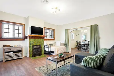 Image de Spacious Flat Near Bottleworks.