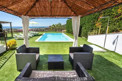 Image de Panoramique Santa Susanna, Villa avec piscine privée