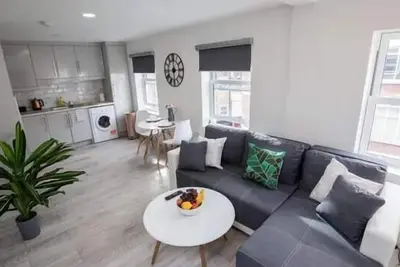 Image de Spacious 1 bed flat with view