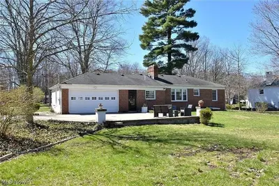 Image de Chagrin Falls light filled 2 bed 1 bath a Mile from the Village