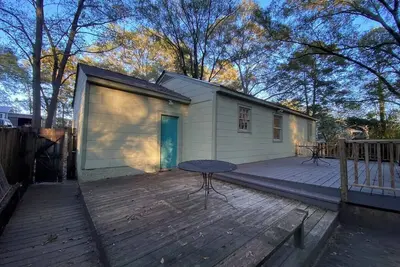 Image de Blue Jay House in North Fondren - Comfortable & quiet 2 Br / 1 Ba