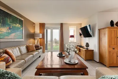 Image de Nicely furnished 4-pers. apartment with unique harbor view located at Cape Helius holiday park.