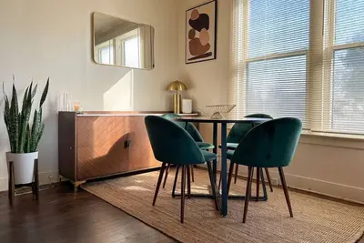 Image de Mid-Century Modern retreat