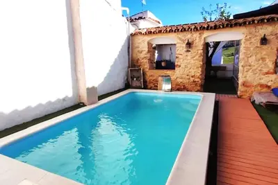 Maison La Pintoresca à Benarrabá avec piscine partagée, 4 chambres, pour 12 personnes