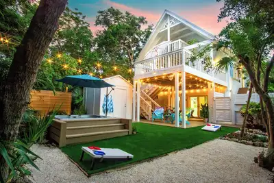 Serenity Oasis~Pool! ~Putt-Putt! ~Kayaks~Bikes~Spa