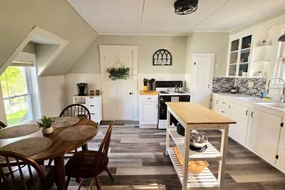 Image de Downtown Den | Sleeps 3 | Washer/Dryer