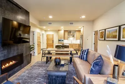 Image de Beautiful Condo|Gas Fireplace|Mountain Views|Patio