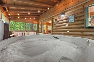 Image de You Are My Moonshine | Wooded Sevierville Retreat with Hot Tub & Fishing Pond