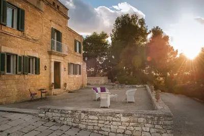 Image de Villa à Paceco avec Piscine et Vue