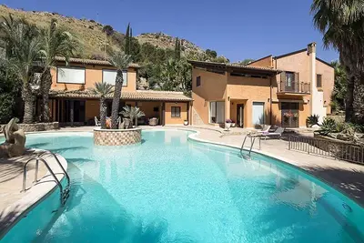 Image de Villa א Agrigente avec piscine privיe