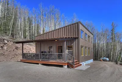 Image de Secluded Off-Grid Mountain Retreat | Pet-Friendly | National Forest