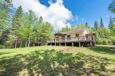 Image de Peaceful sound's of nature! ! right outside the east gate of Algonquin park.