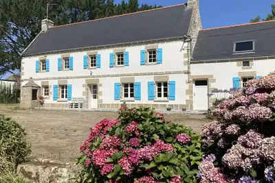 Image de 711- Spacieuse ferme bretonne, sauna, grand jardin