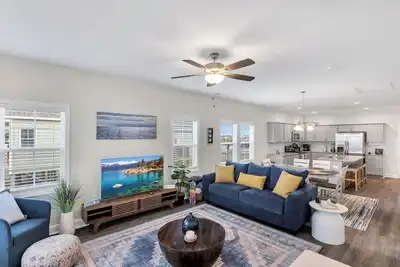 Image de Cozy Summer house on the water - 10 minutes to the beach. Waiting for you!