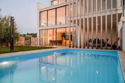 Image de Rova luxury bay view apartment with private pool