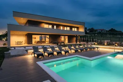 Image de Villa de la Vie with Heated Swimming Pool