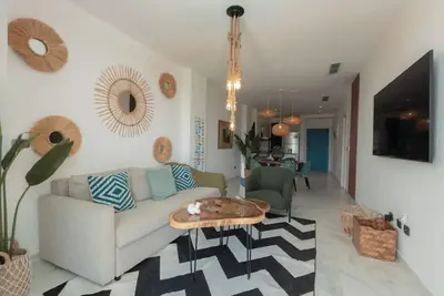 Image de Beautiful Apartment With Pool, Bbq and Private Beach Club @canarock