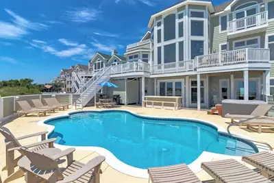 Image de Oceanfront Hatteras home w/ endless views, pool, hot tub, rec room & more!