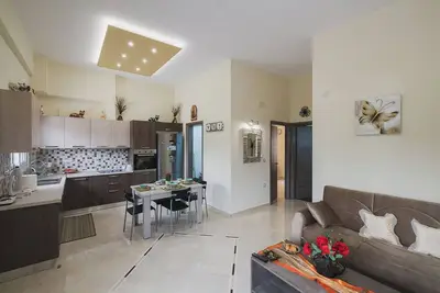 Image de Spacious & New fully equipped Home with Parking