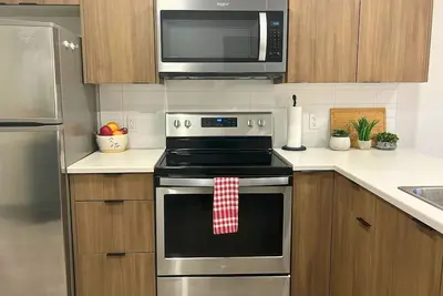 Image de New modern 1 bedroom suite with kitchen and laundry
